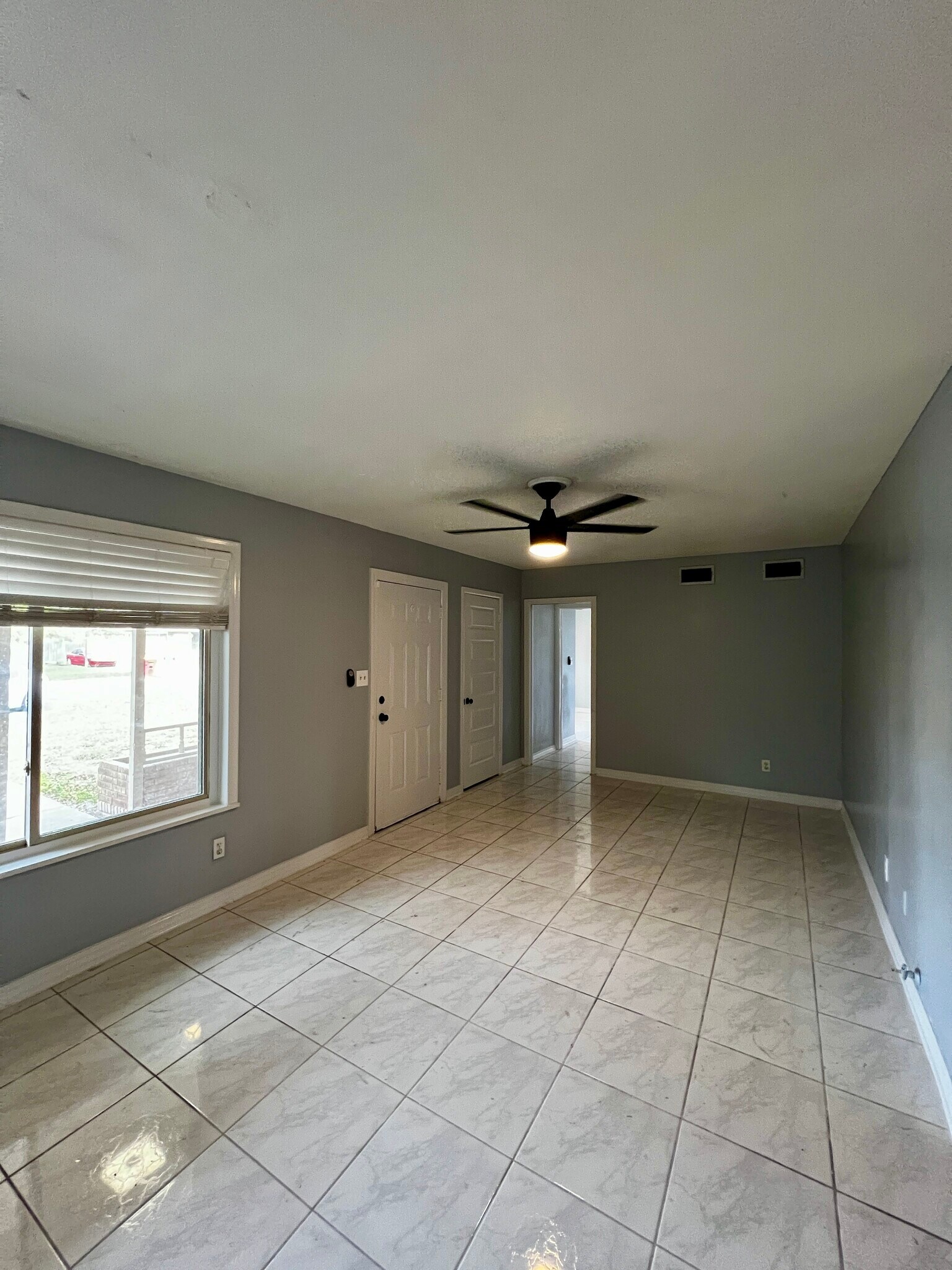 Building Photo - 304 Staunton St