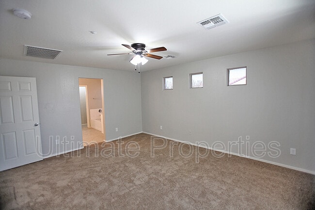 Building Photo - 8873 W Cameron Dr