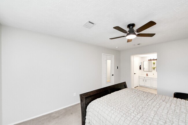 Building Photo - 1902 Kings Arms Way