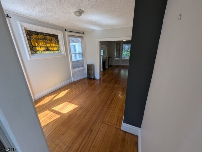 Building Photo - 124 2nd Ave