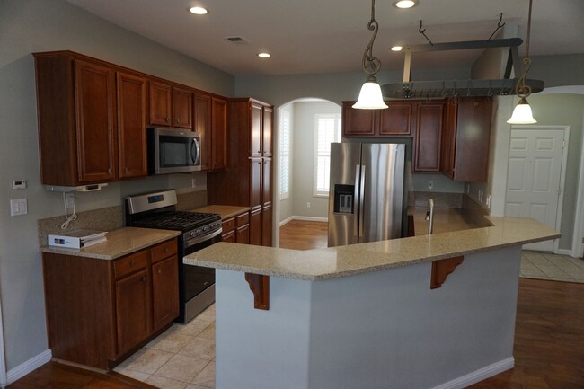 Building Photo - 10591 Iron Point Cir