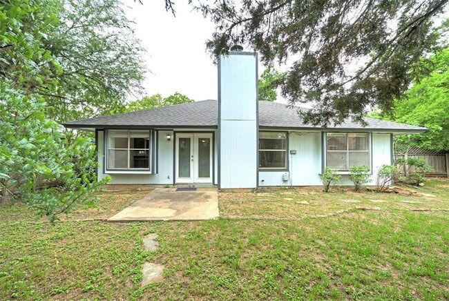 Building Photo - 702 Twin Oak Trail