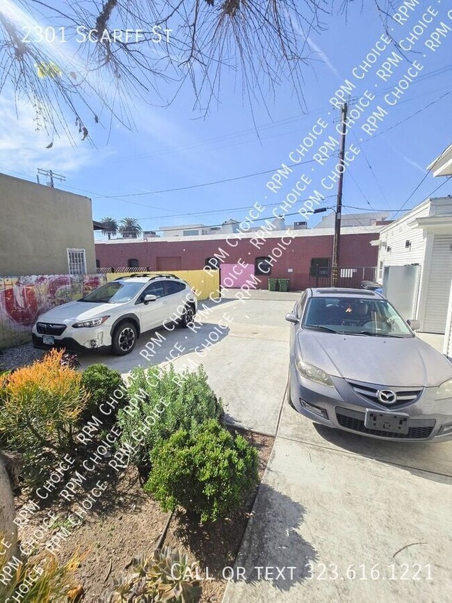 Building Photo - 2301 Scarff St