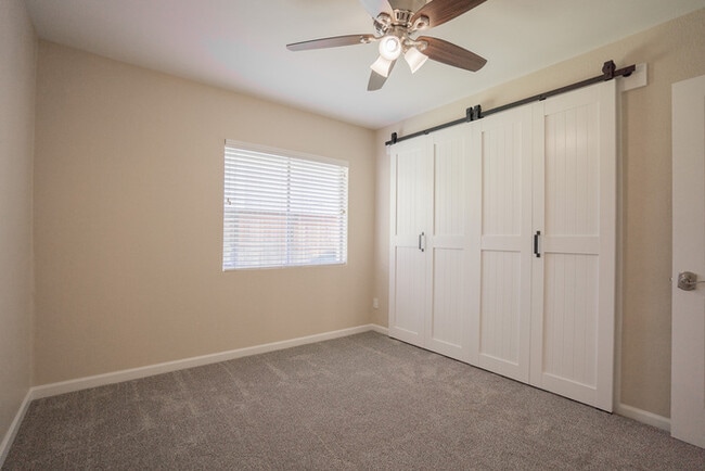 Building Photo - 1610 E Windjammer Way