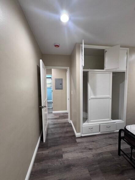 Primary Bedroom closet space - 725 N Mariposa St