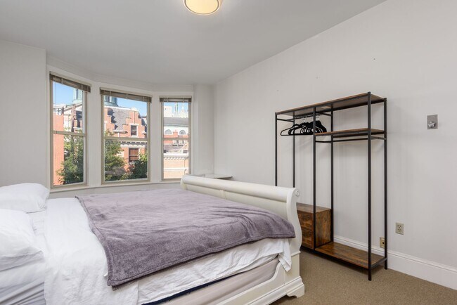 Building Photo - 132 State St