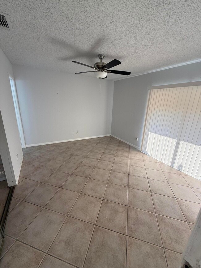 Building Photo - 1183 White Pine Dr