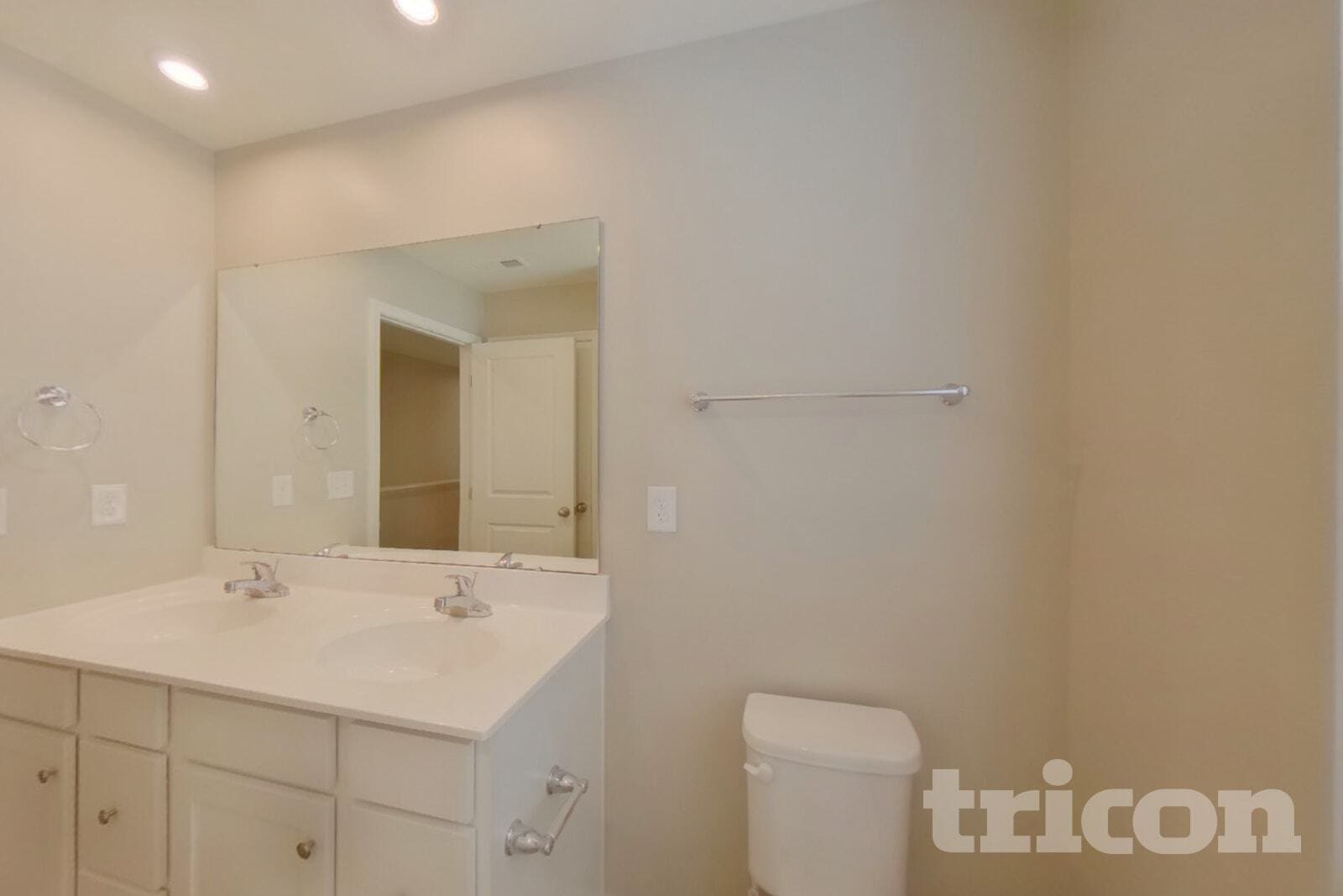 Building Photo - 5772 Camp Ct