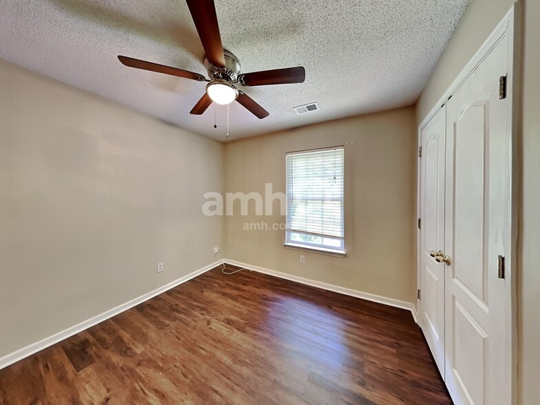 Building Photo - 6939 Brachnell View Dr