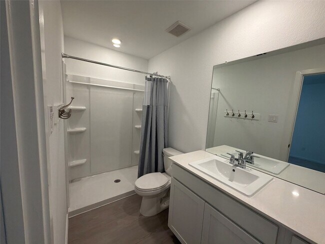 Building Photo - 930 Pertuso Ln