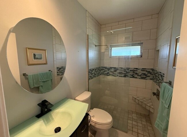 Building Photo - 5835 Tidewood Ave