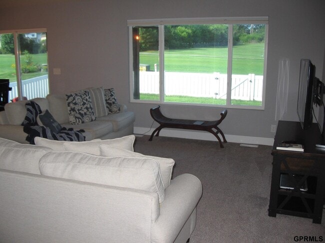 Building Photo - 3031 Lakeside Dr