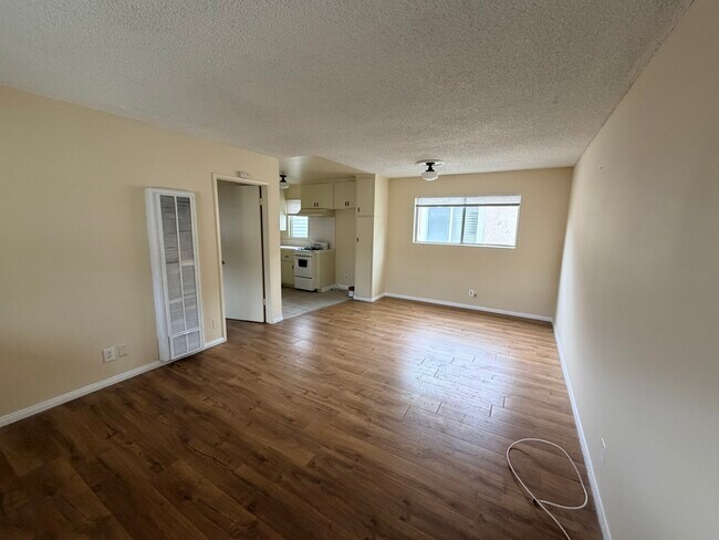 Living Room - 2608 Vanderbilt Ln