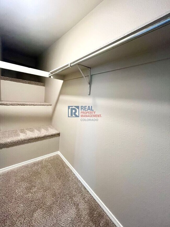 Building Photo - 392 W Rockrimmon Blvd