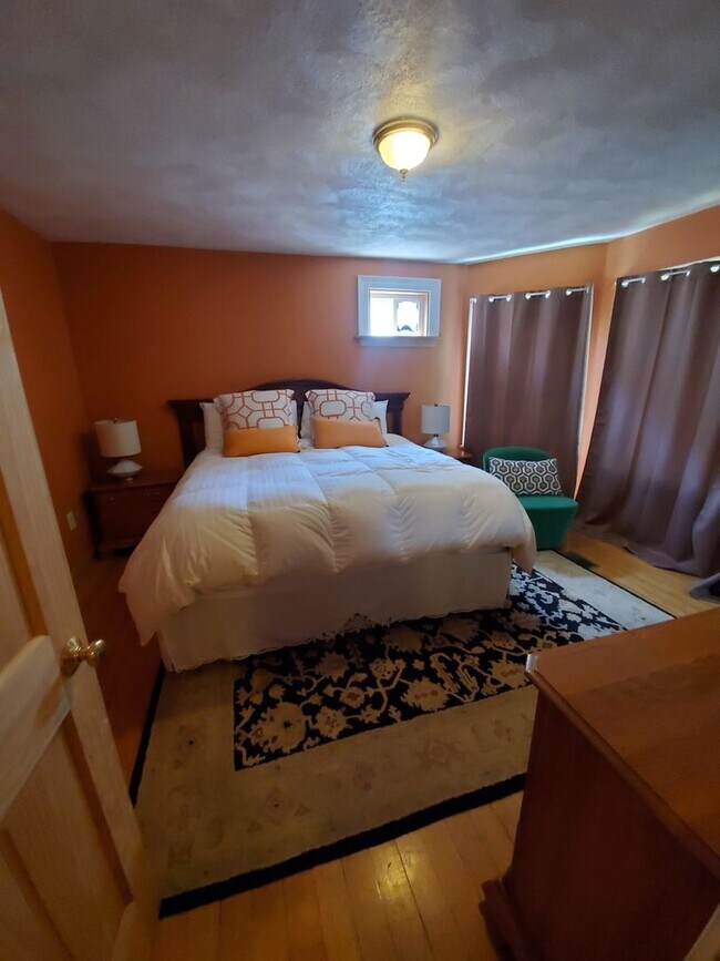 Building Photo - BROKER FEE PAID BY OWNER!!! Five bed Three Bath in lower Allston.....