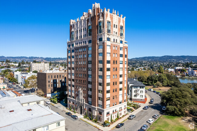 Primary Photo - The Bellevue Staten