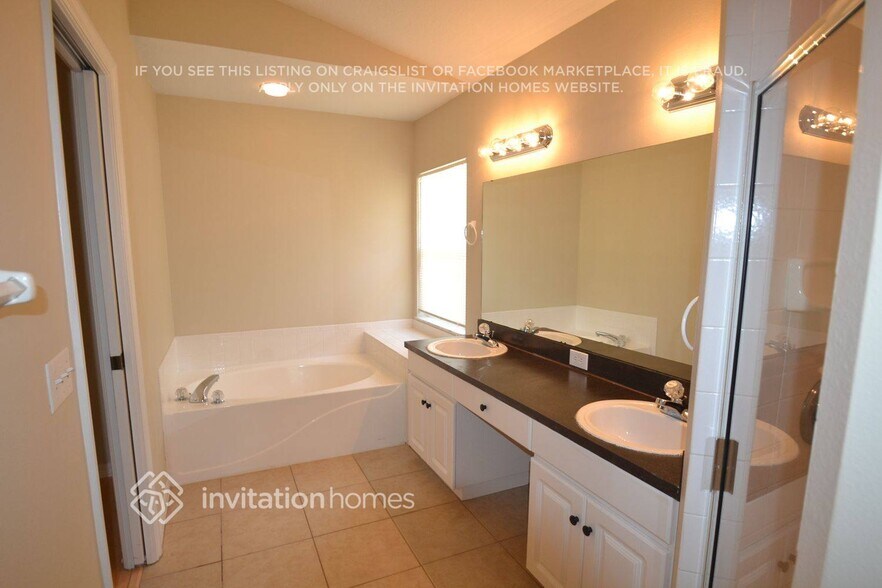 Building Photo - 2717 Brookville Dr