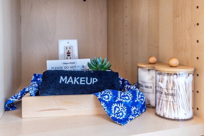 Building Photo - 71 Randolph St NE