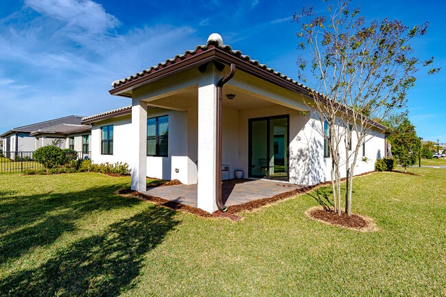 Building Photo - 758 SE Courances Dr