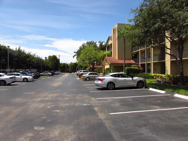 Building Photo - 1400 SW 124th Terrace