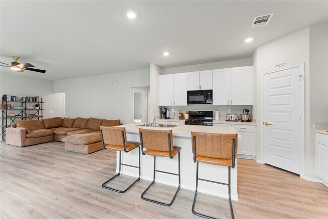 Building Photo - 2034 Brixham Bluff Ln