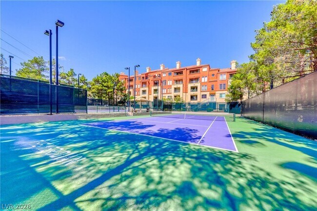Building Photo - 210 E Flamingo Rd