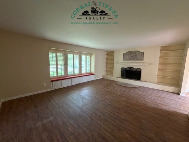 Building Photo - TOP-RATED SCHOOLS & ROOM TO ROAM IN TORO PARK! (Washington Union School District)