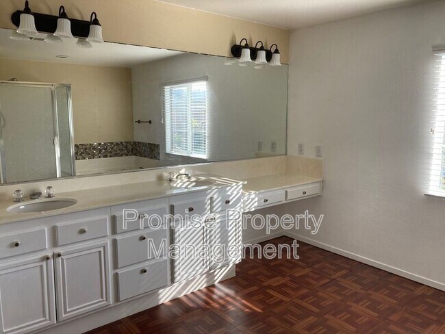 Building Photo - 4504 Arbor Glen Way