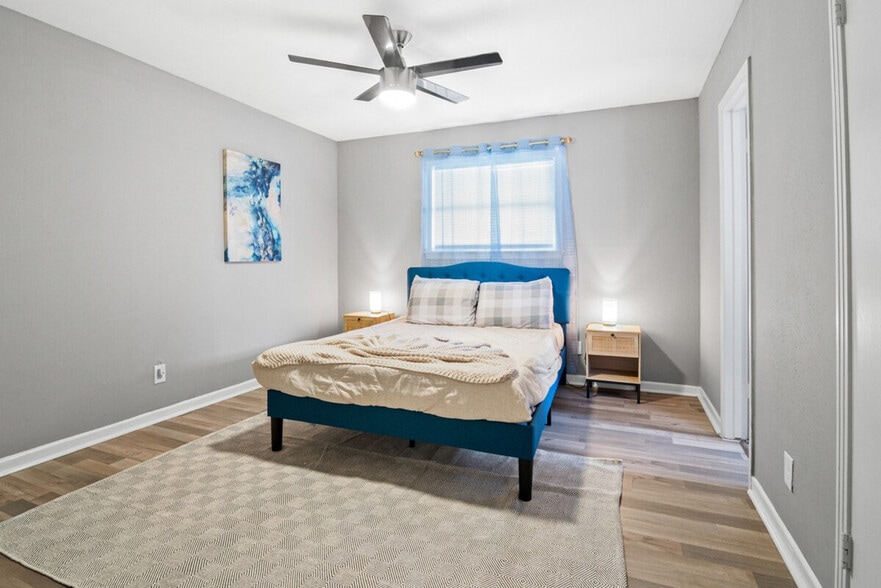 Building Photo - 2409 Brun St