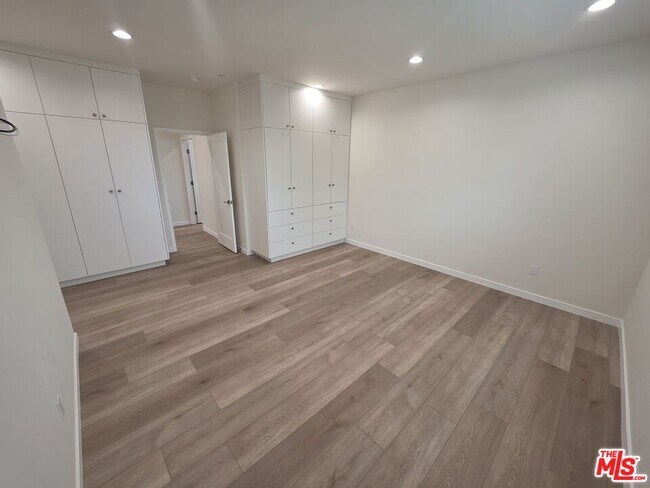 Building Photo - 6748 Ben Ave