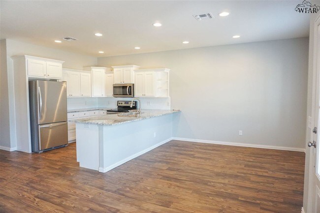 Building Photo - 4705 Belair Blvd