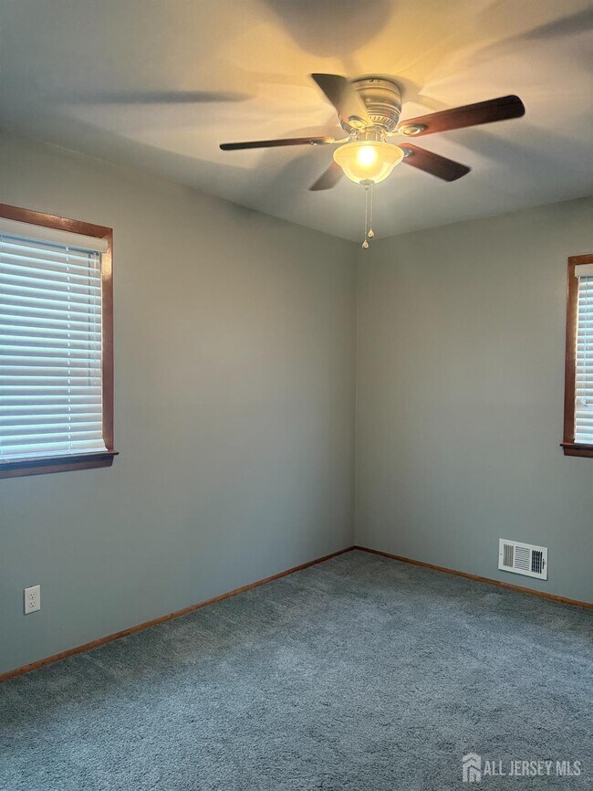 Building Photo - 55 Murdock St