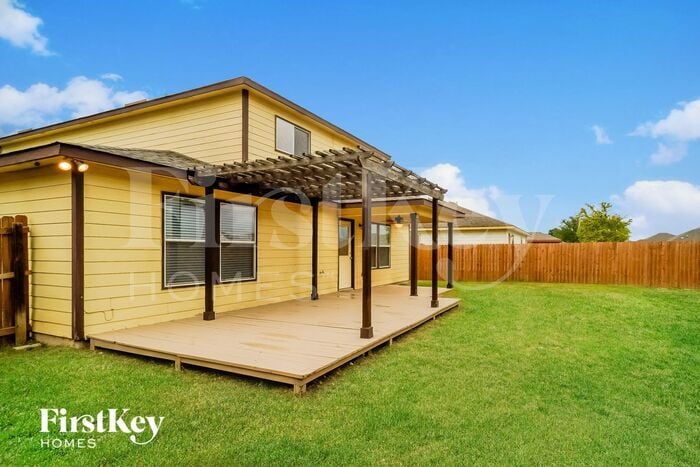 Building Photo - 112 Rustic Acres