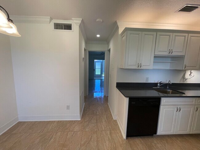 Building Photo - 1225 NW 21st St