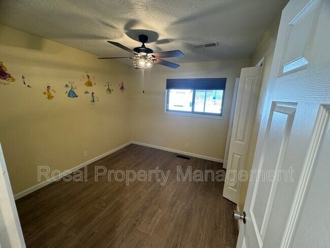 Building Photo - 8509 Las Camas Rd NE