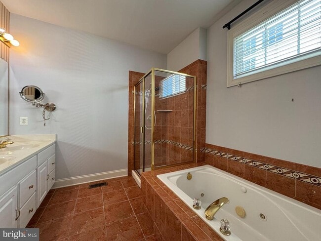 Building Photo - 13868 Piedmont Vista Dr