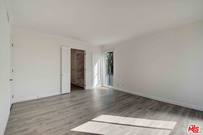 Building Photo - 2324 S Beverly Glen Blvd