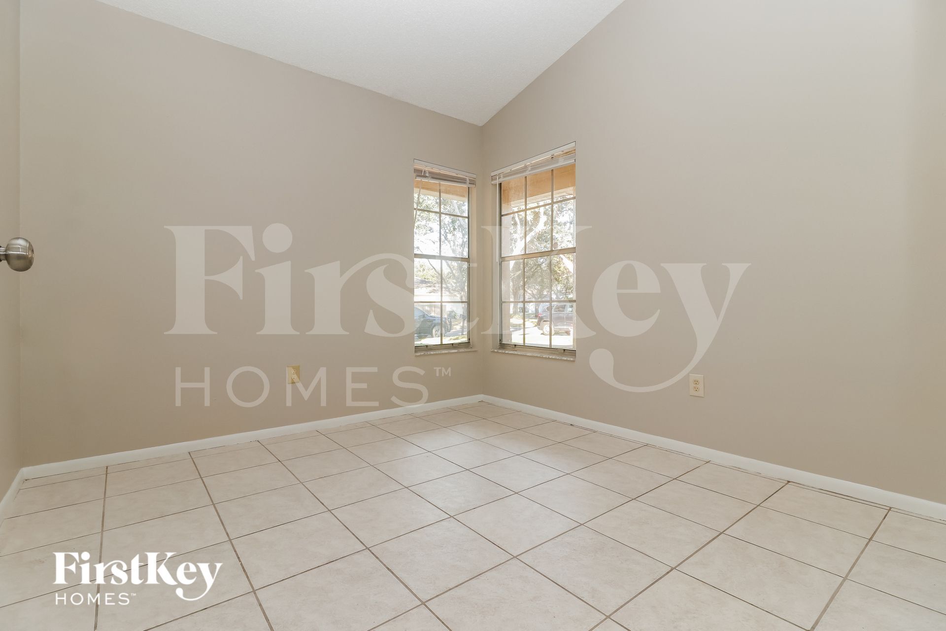 Building Photo - 1423 Mohrlake Dr