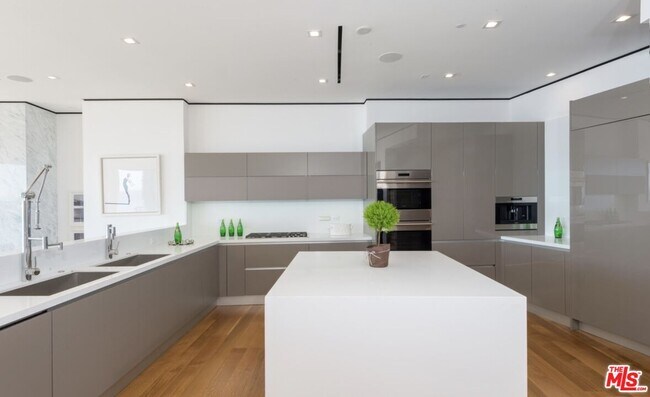 Building Photo - 17816 Porto Marina Way