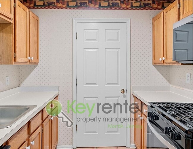 Building Photo - Ground-Floor 2BR/2BA in Desirable Franklin Crossing – Mahwah