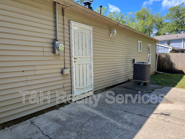 Building Photo - 8238 Wysong Dr