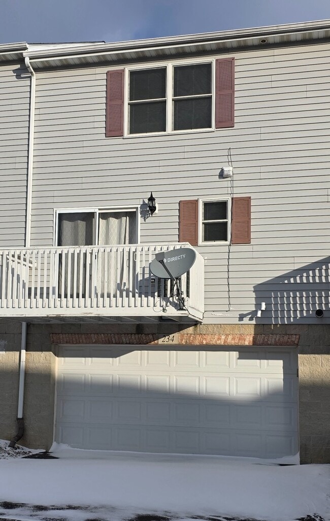 Building Photo - 234 W Kyra Ln