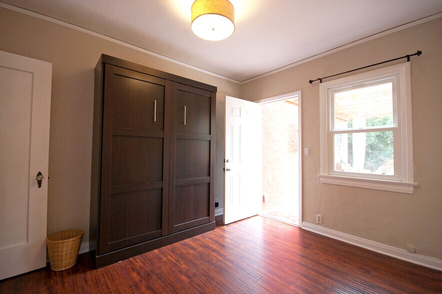Building Photo - 4032 Garden Ave