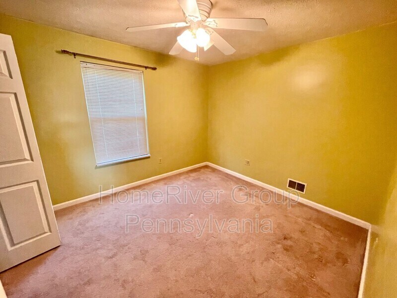 Building Photo - 304 Moosehead Dr