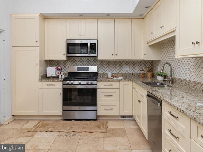 Building Photo - 1411 Stonecreek Rd