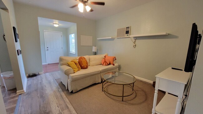 Building Photo - 1164 32nd St