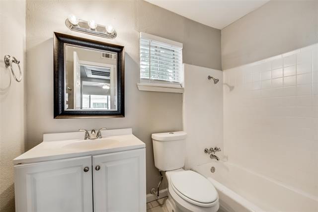 Building Photo - 4722 Reiger Ave