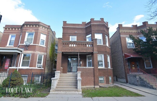 Building Photo - 2133 N Springfield Ave