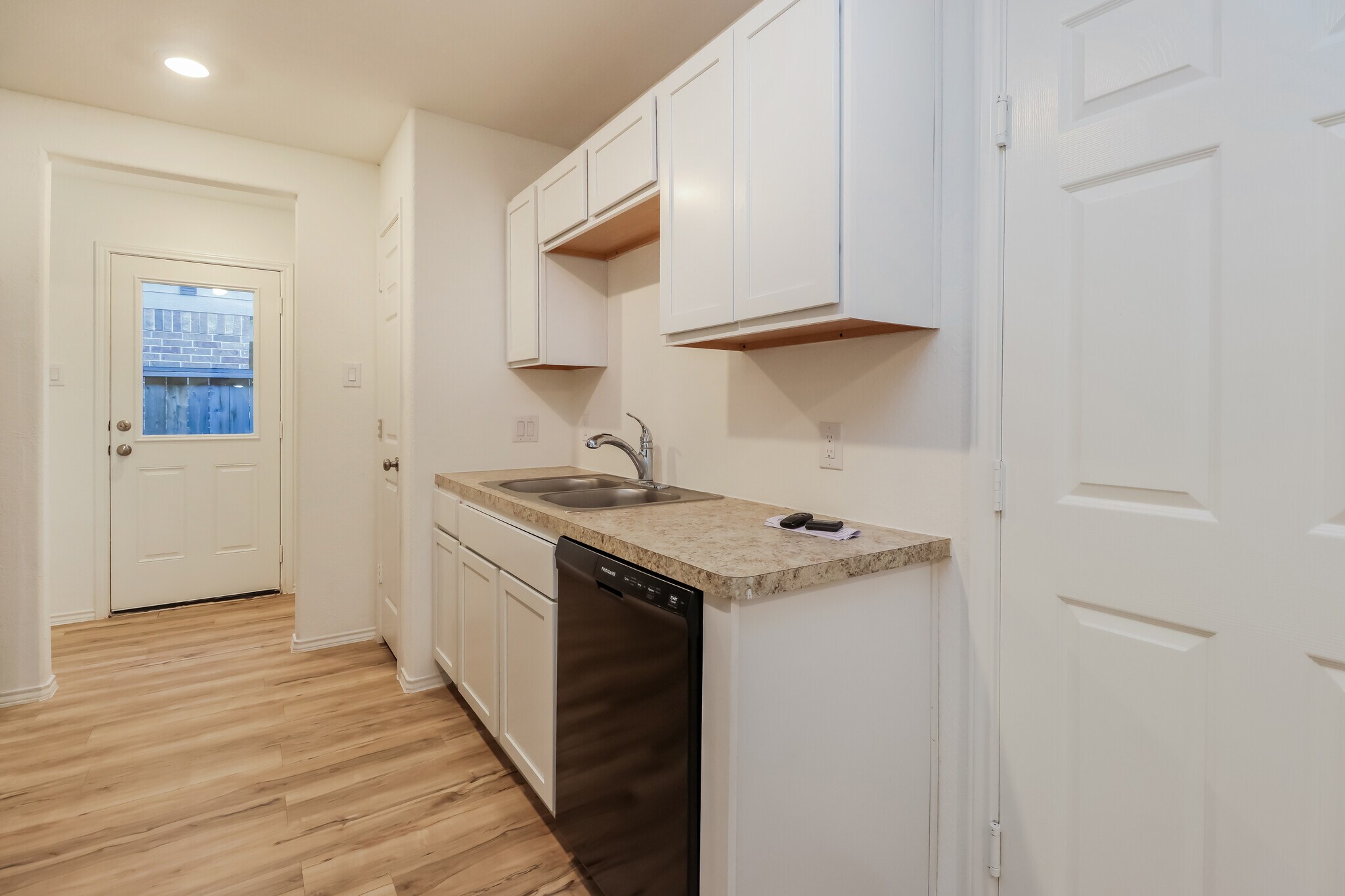 Building Photo - 1614 Oleander Grns Dr