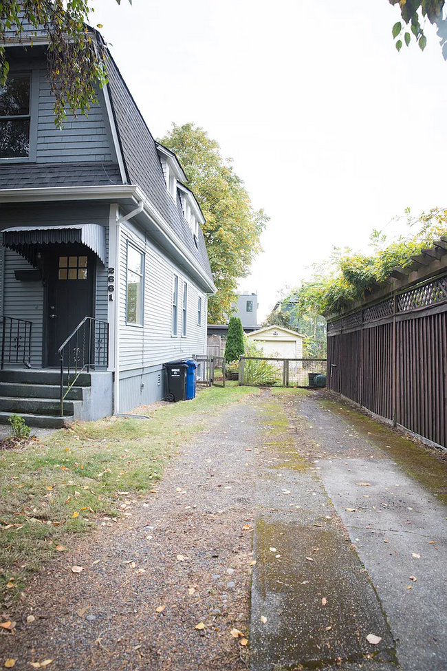 Building Photo - North Queen Anne 3 BR / 1 BA House